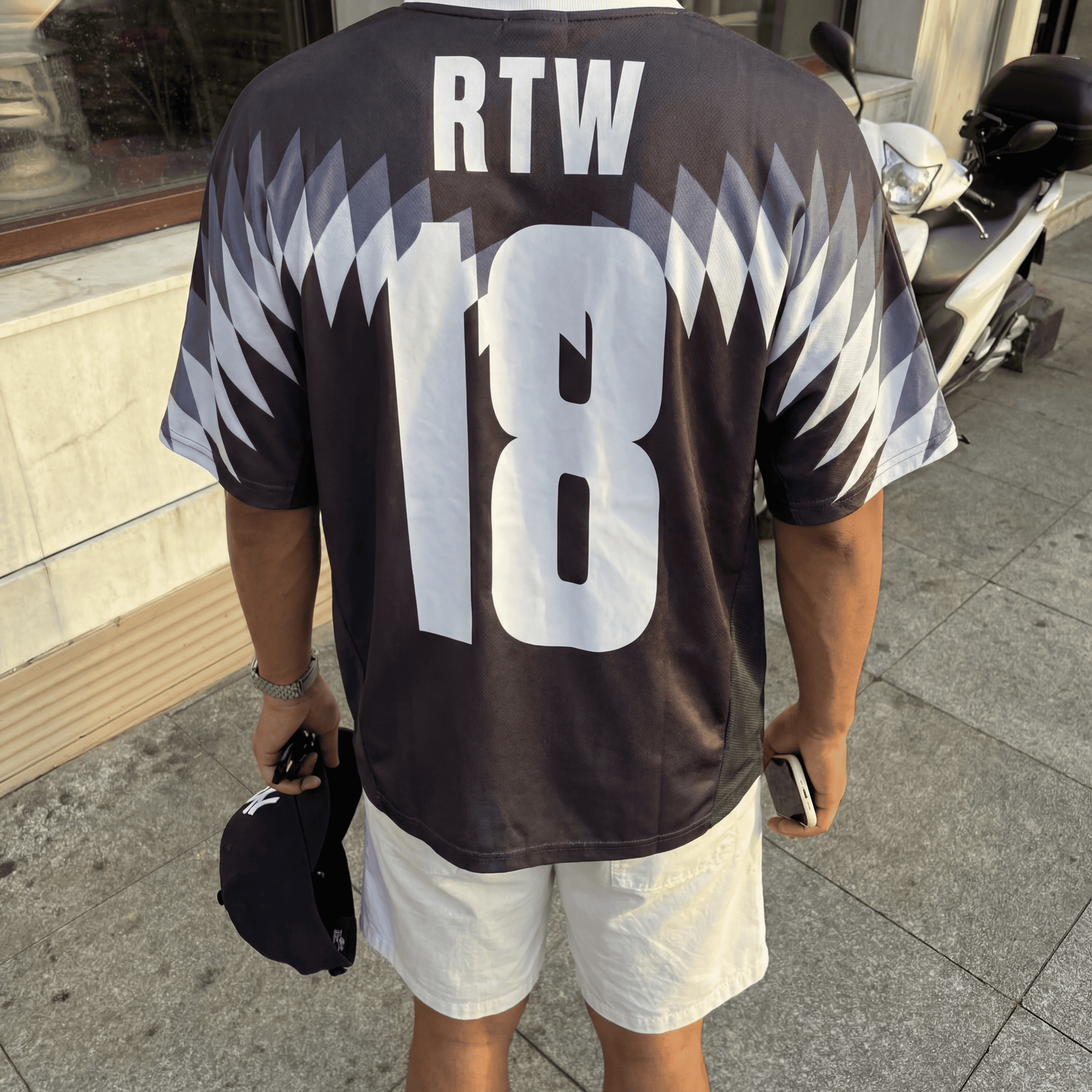 Corteiz RTW Guerrero Football Jersey (Negro)